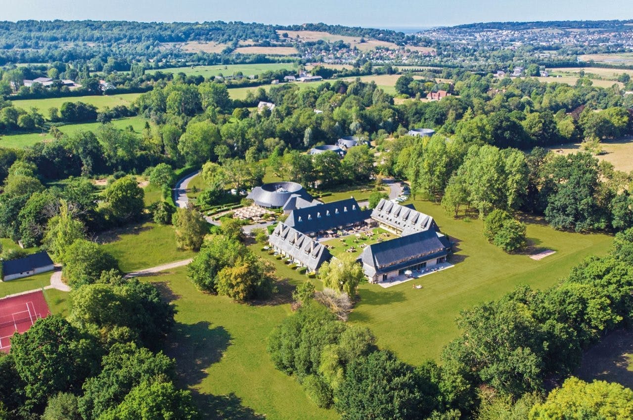 outdoors architecture building aerial view housing house