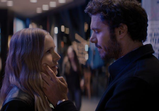 Kristen Bell et Adam Brody. © Netflix