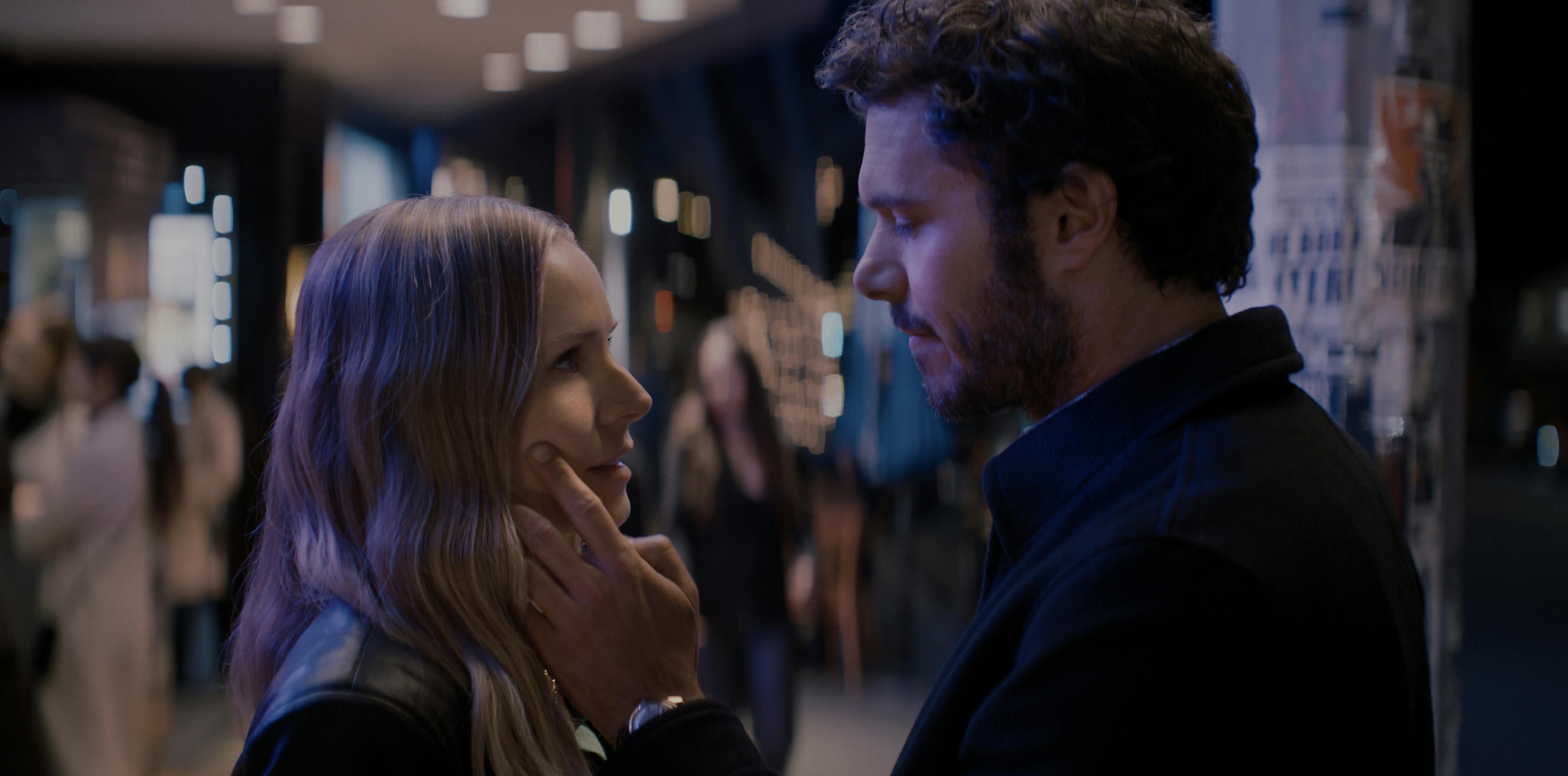 Kristen Bell et Adam Brody. © Netflix